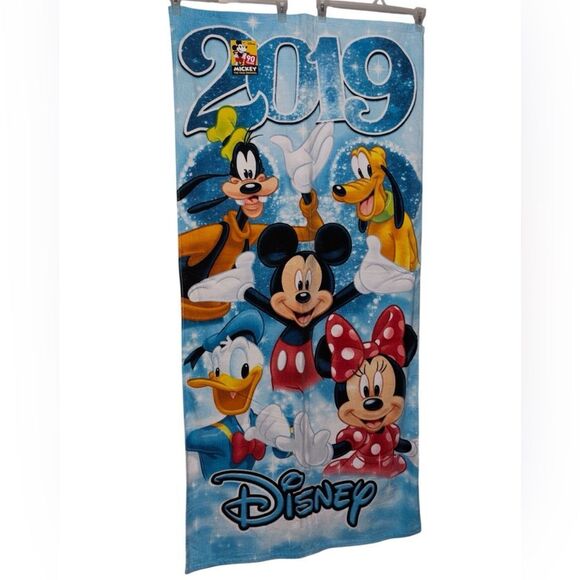 Disney Special Edition Beach Towel 28in x 58in - Picture 1 of 6
